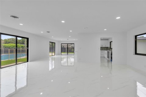 Villa ou maison à vendre à Plantation, Floride: 3 chambres, 194.82 m2 № 2087881 - photo 5