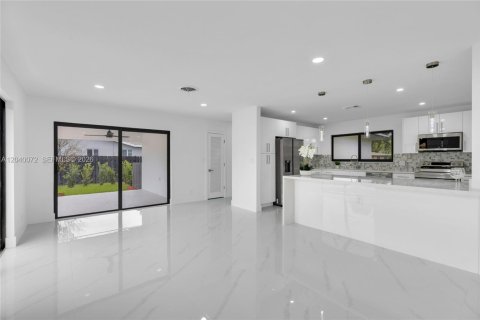 Villa ou maison à vendre à Plantation, Floride: 3 chambres, 194.82 m2 № 2087881 - photo 6