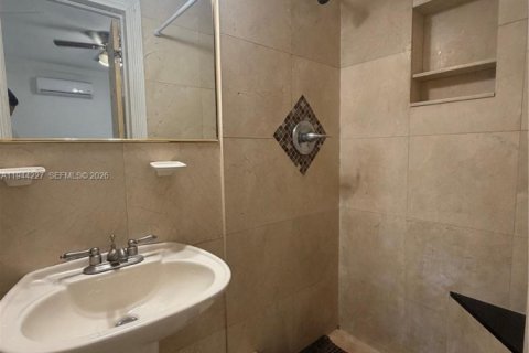 Apartamento en alquiler en Hollywood, Florida, 1 dormitorio, 121.14 m2 № 2055137 - foto 5