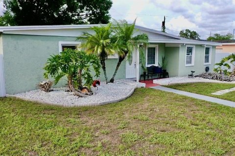 Casa en venta en Tampa, Florida, 3 dormitorios, 149.02 m2 № 1816883 - foto 1