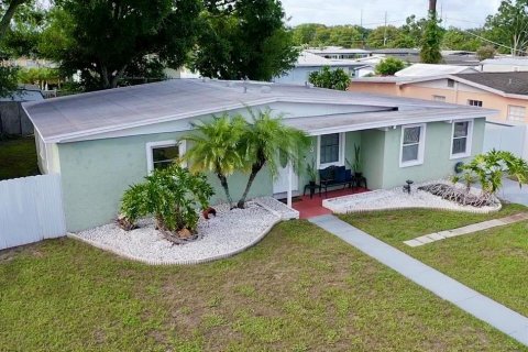 Casa en venta en Tampa, Florida, 3 dormitorios, 149.02 m2 № 1816883 - foto 3