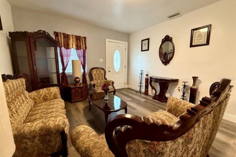 Casa en venta en Tampa, Florida, 3 dormitorios, 149.02 m2 № 1816883 - foto 12