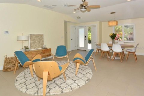 Villa ou maison à louer à Sarasota, Floride: 4 chambres, 211.26 m2 № 248510 - photo 4