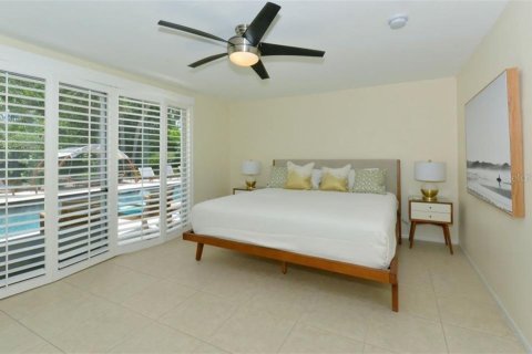 Villa ou maison à louer à Sarasota, Floride: 4 chambres, 211.26 m2 № 248510 - photo 9