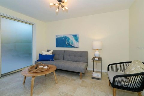 Villa ou maison à louer à Sarasota, Floride: 4 chambres, 211.26 m2 № 248510 - photo 8