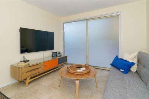 Villa ou maison à louer à Sarasota, Floride: 4 chambres, 211.26 m2 № 248510 - photo 18