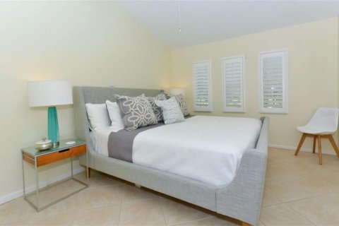 Villa ou maison à louer à Sarasota, Floride: 4 chambres, 211.26 m2 № 248510 - photo 13