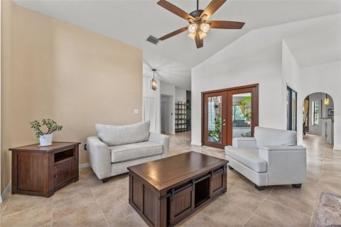 House in Mims, Florida 3 bedrooms, 195.65 sq.m. № 2199456 - photo 8