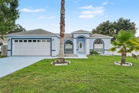 Casa en Poinciana, Florida 3 dormitorios, 99.96 m2 № 2216067