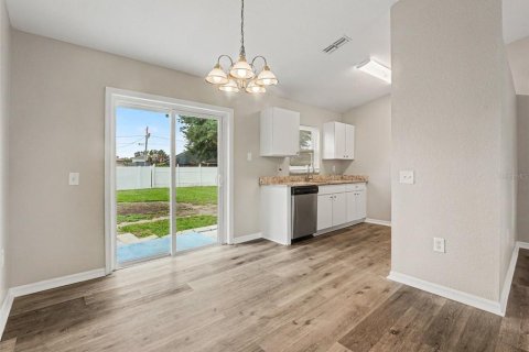House in Poinciana, Florida 3 bedrooms, 99.96 sq.m. № 2216067 - photo 5