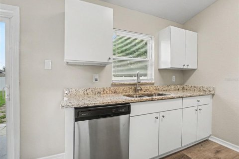 House in Poinciana, Florida 3 bedrooms, 99.96 sq.m. № 2216067 - photo 8