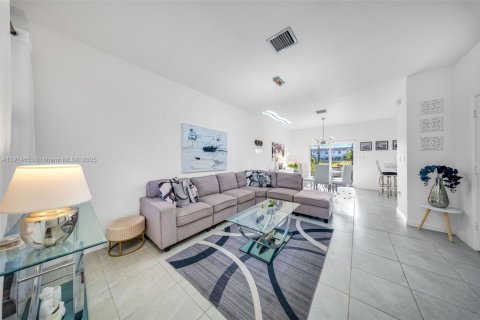 Townhouse in Miami, Florida 3 bedrooms, 123.65 sq.m. № 2054691 - photo 6