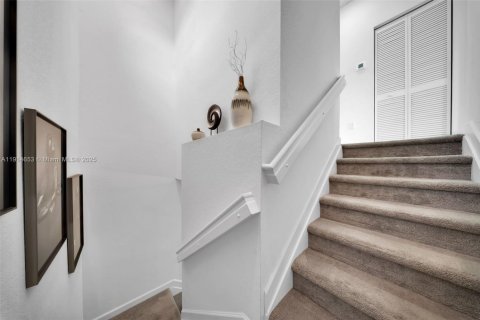 Townhouse in Miami, Florida 3 bedrooms, 123.65 sq.m. № 2054691 - photo 27