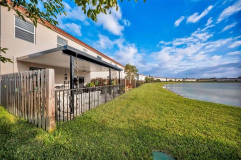 Townhouse in Miami, Florida 3 bedrooms, 123.65 sq.m. № 2054691 - photo 23