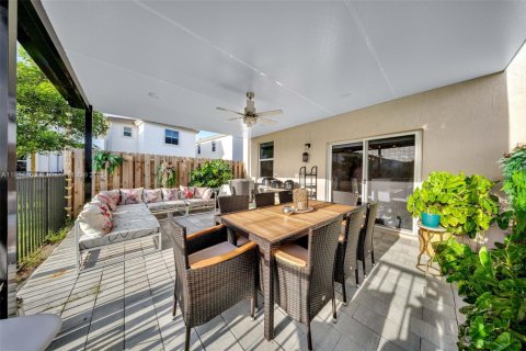 Townhouse in Miami, Florida 3 bedrooms, 123.65 sq.m. № 2054691 - photo 20