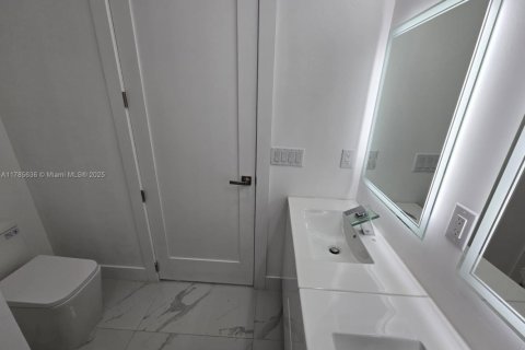 House in Lehigh Acres, Florida 3 bedrooms № 1862813 - photo 12
