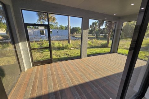 House in Lehigh Acres, Florida 3 bedrooms № 1862813 - photo 28