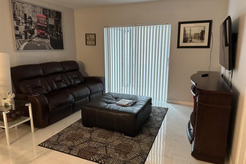 Copropriété à louer à Boynton Beach, Floride: 2 chambres, 81.2 m2 № 2316222 - photo 7