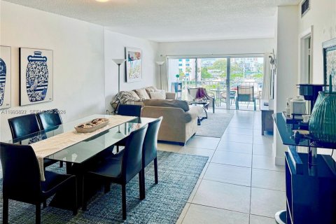 Condo in Sunny Isles Beach, Florida, 1 bedroom  № 2059402 - photo 14