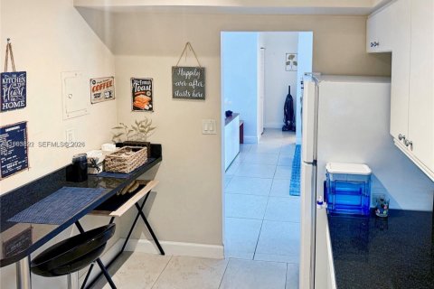 Condo in Sunny Isles Beach, Florida, 1 bedroom  № 2059402 - photo 19