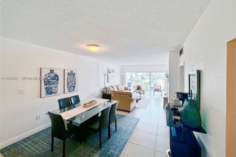 Condo in Sunny Isles Beach, Florida, 1 bedroom  № 2059402 - photo 27
