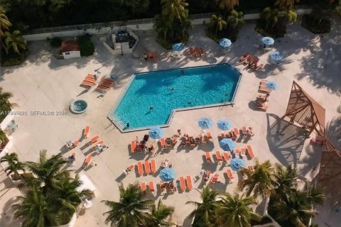 Condo in Sunny Isles Beach, Florida, 1 bedroom  № 2059402 - photo 2