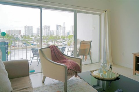 Condo in Sunny Isles Beach, Florida, 1 bedroom  № 2059402 - photo 7