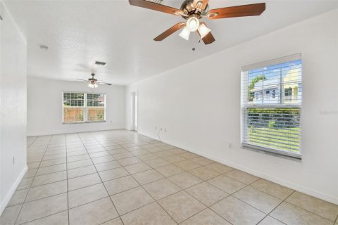 Adosado en alquiler en Dunedin, Florida, 4 dormitorios, 136.29 m2 № 1837088 - foto 3