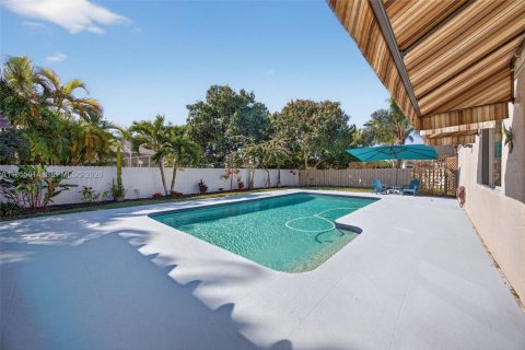 House in Miami, Florida 4 bedrooms, 192.03 sq.m. № 2010734 - photo 26