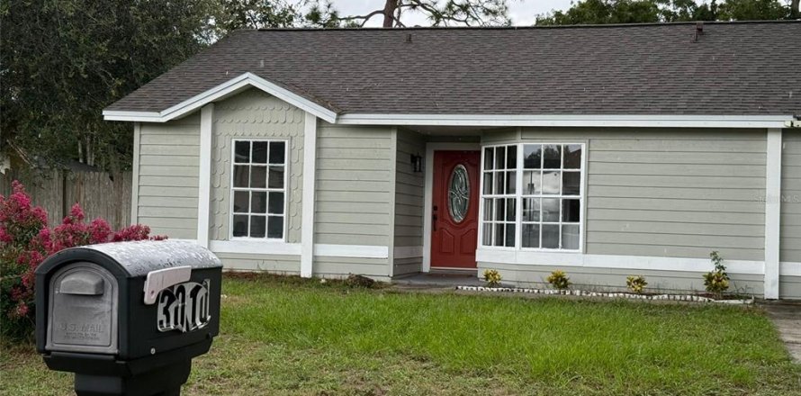Villa ou maison à Deltona, Floride 3 chambres, 122.45 m2 № 2142247