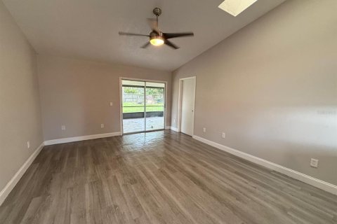 Villa ou maison à vendre à Deltona, Floride: 3 chambres, 122.45 m2 № 2142247 - photo 3