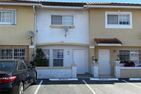 Touwnhouse à vendre à Miami, Floride: 2 chambres, 100.33 m2 № 2027261 - photo 16