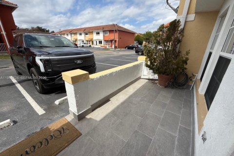 Touwnhouse à vendre à Miami, Floride: 2 chambres, 100.33 m2 № 2027261 - photo 20
