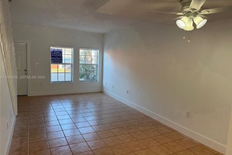Touwnhouse à vendre à Miami, Floride: 2 chambres, 100.33 m2 № 2027261 - photo 5
