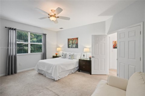 Casa en venta en Miami, Florida, 4 dormitorios, 233.37 m2 № 2034963 - foto 21