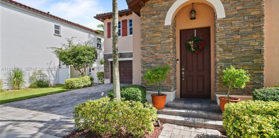 Casa en Miami, Florida 4 dormitorios, 233.37 m2 № 2034963