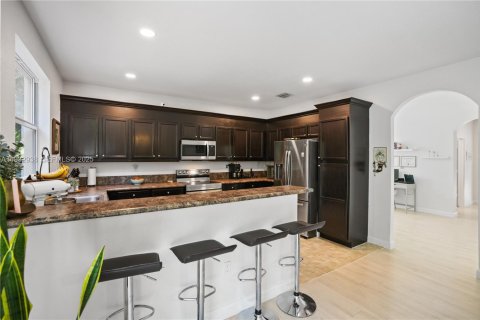 Casa en venta en Miami, Florida, 4 dormitorios, 233.37 m2 № 2034963 - foto 30