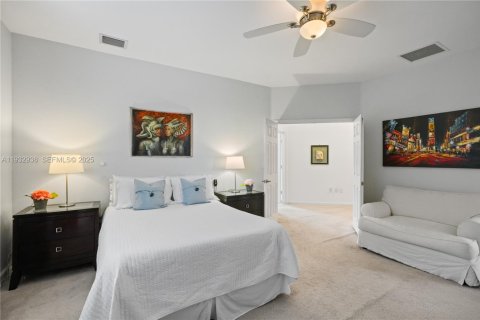 Casa en venta en Miami, Florida, 4 dormitorios, 233.37 m2 № 2034963 - foto 11