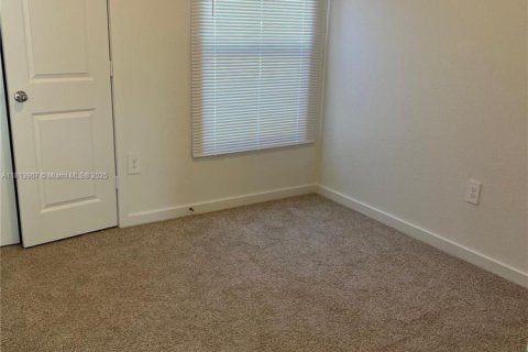 Townhouse in Florida City, Florida 3 bedrooms, 127.83 sq.m. № 1762635 - photo 5