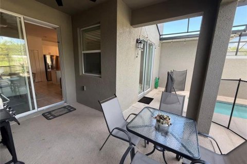 Townhouse in Kissimmee, Florida 4 bedrooms, 176.7 sq.m. № 2339761 - photo 22