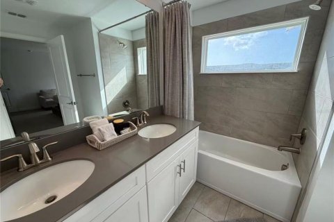 Townhouse in Kissimmee, Florida 4 bedrooms, 176.7 sq.m. № 2339761 - photo 9