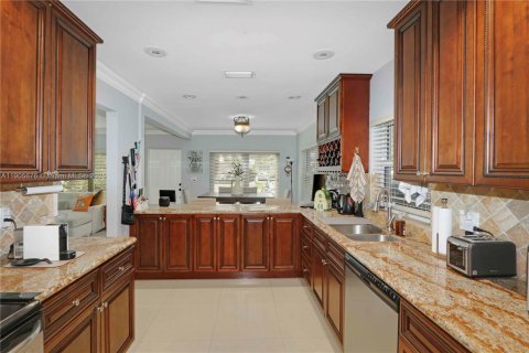 House in Hollywood, Florida 2 bedrooms, 112.88 sq.m. № 1964220 - photo 13