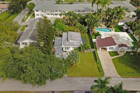 House in Hollywood, Florida 2 bedrooms, 112.88 sq.m. № 1964220 - photo 29