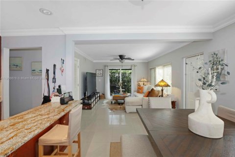 House in Hollywood, Florida 2 bedrooms, 112.88 sq.m. № 1964220 - photo 9