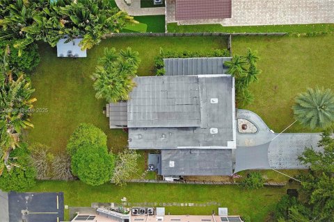 House in Hollywood, Florida 2 bedrooms, 112.88 sq.m. № 1964220 - photo 28