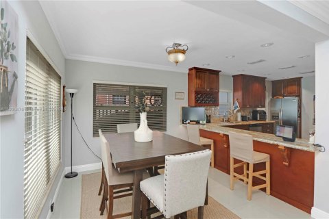 House in Hollywood, Florida 2 bedrooms, 112.88 sq.m. № 1964220 - photo 8