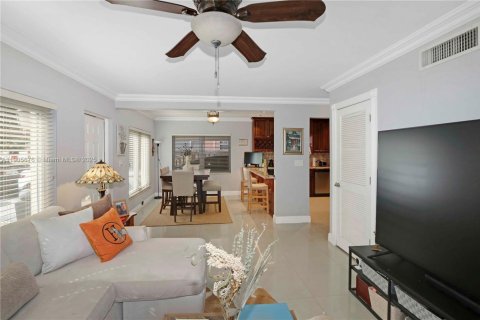 House in Hollywood, Florida 2 bedrooms, 112.88 sq.m. № 1964220 - photo 5