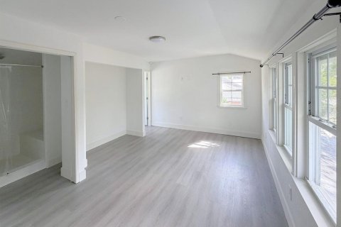 Villa ou maison à louer à Bradenton, Floride: 3 chambres, 165.55 m2 № 2432628 - photo 8