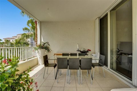 Condo in Key Biscayne, Florida, 2 bedrooms  № 2076509 - photo 12