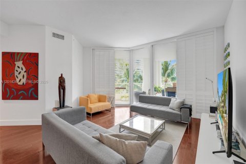 Condo in Key Biscayne, Florida, 2 bedrooms  № 2076509 - photo 3